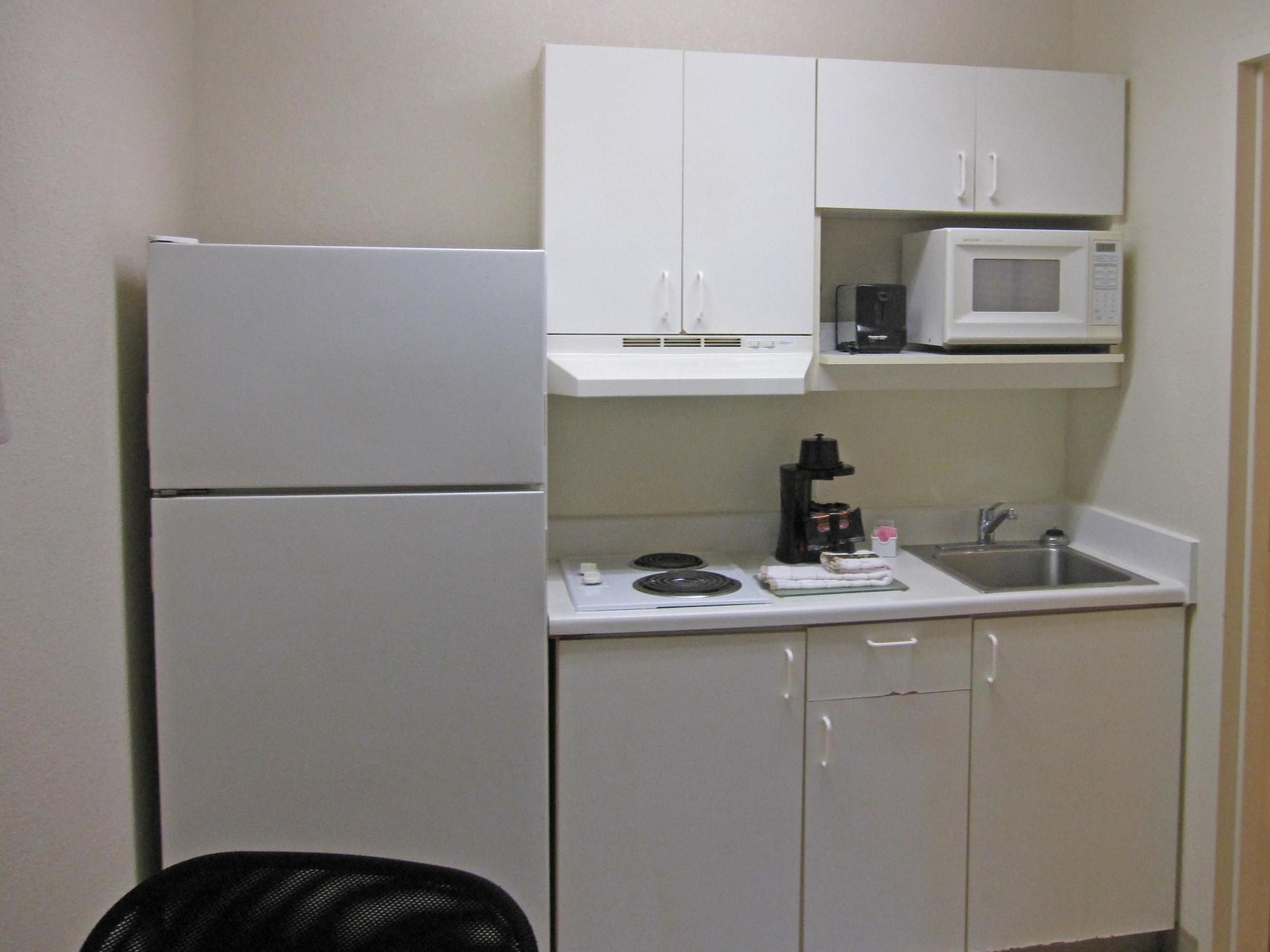 Extended America Select - - Airport Hotel